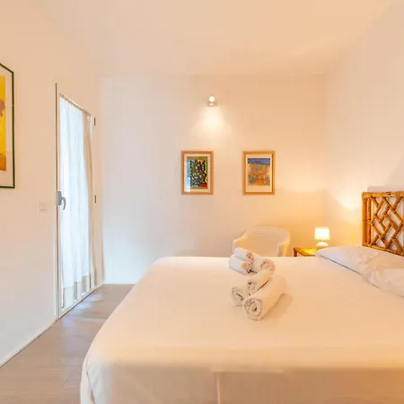 شقة Brorent Colombo غولفو أرانتْشي